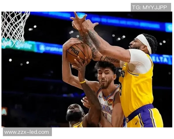 湖人逆转雷霆，取得季后赛首胜：传奇球队再创辉煌